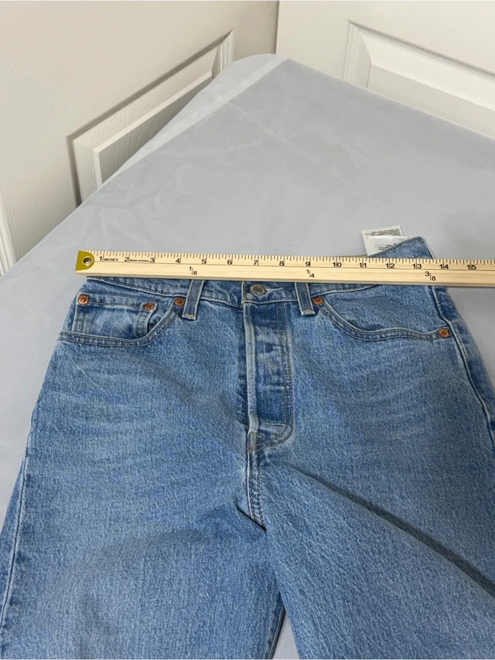 Levi’s Distressed Light Blue Ribcage Straight Women's Jeans